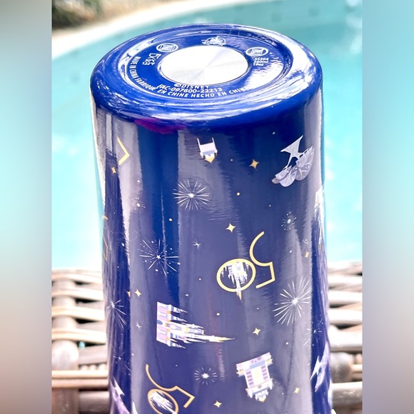 WDW 50th Anniversary collection.Mickey & Minnie Mouse w/ castle on tumbler’s lid - Picture 12 of 12